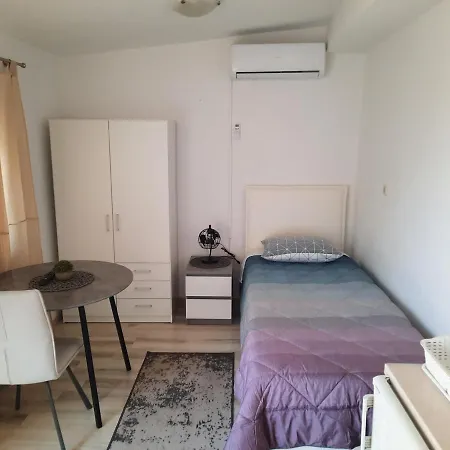 Verunica Apartment *